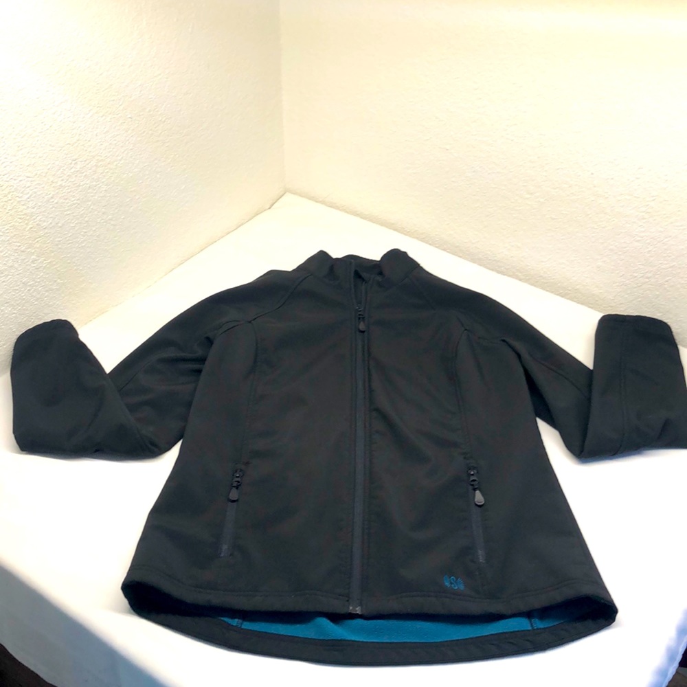 Shyanne wind breaker jacket size large.